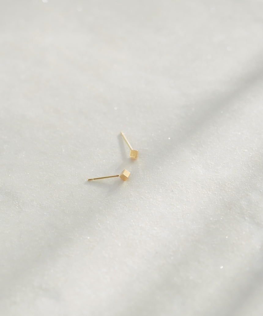 18k-372 18金ポストピアス (noé)