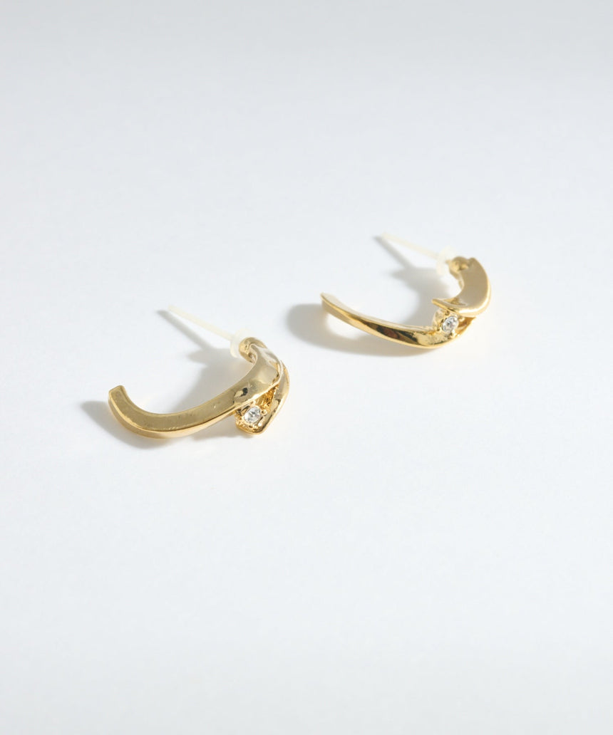 セラミックポストピアス