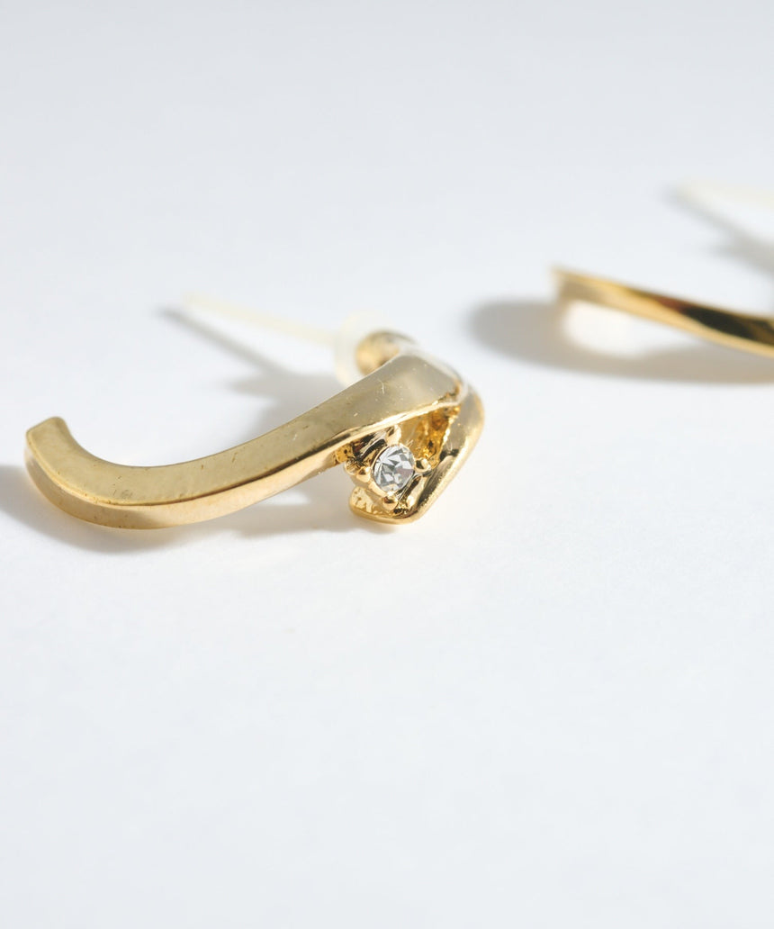 セラミックポストピアス