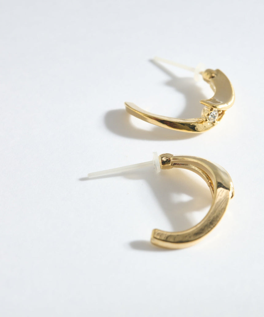 セラミックポストピアス