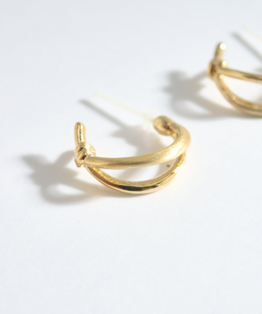 セラミックポストピアス