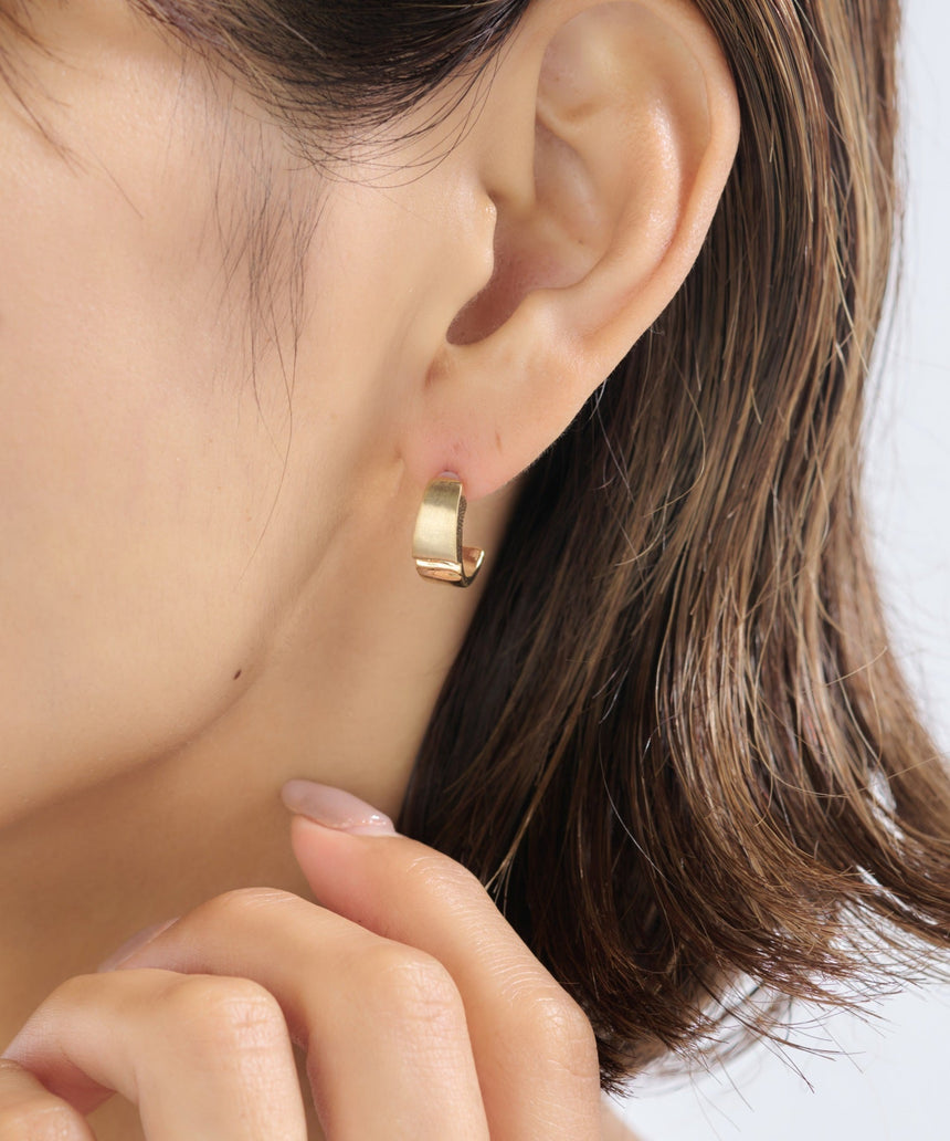 セラミックポストピアス