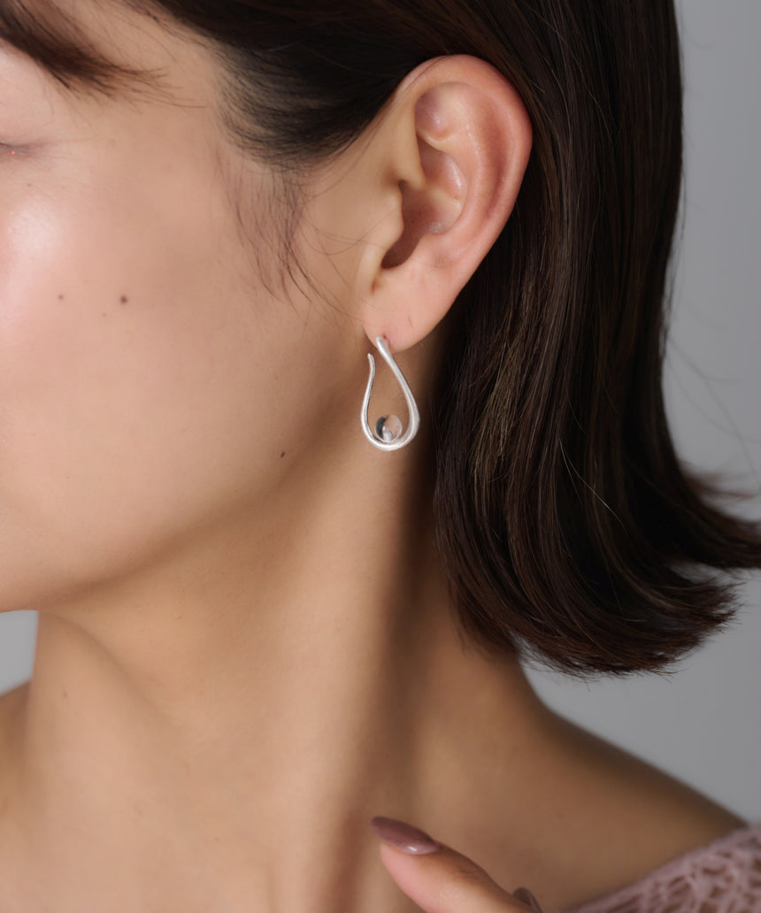 デザインピアス