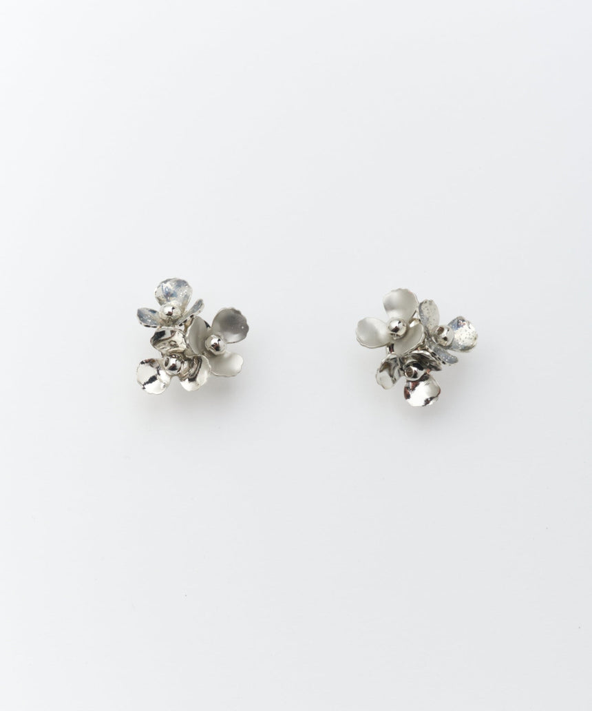 樹脂ピアス