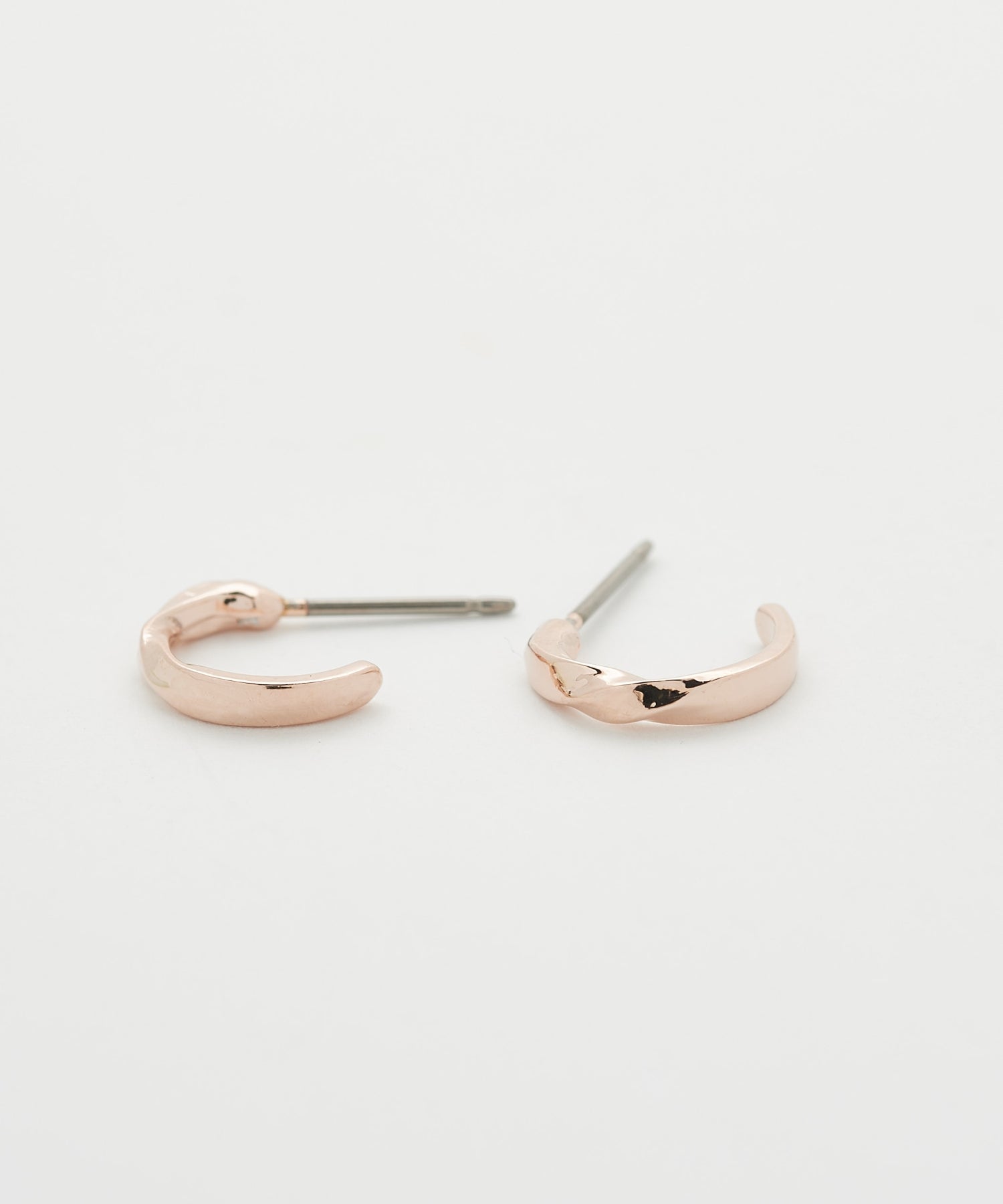 魅力の 純チタンポストピアス – dee doo dah ピアス